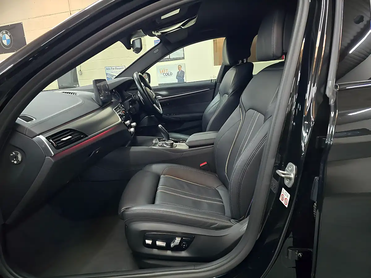 Used 2022 BMW 5 Series M Sport Touring Black - Interior and Exterior details 9