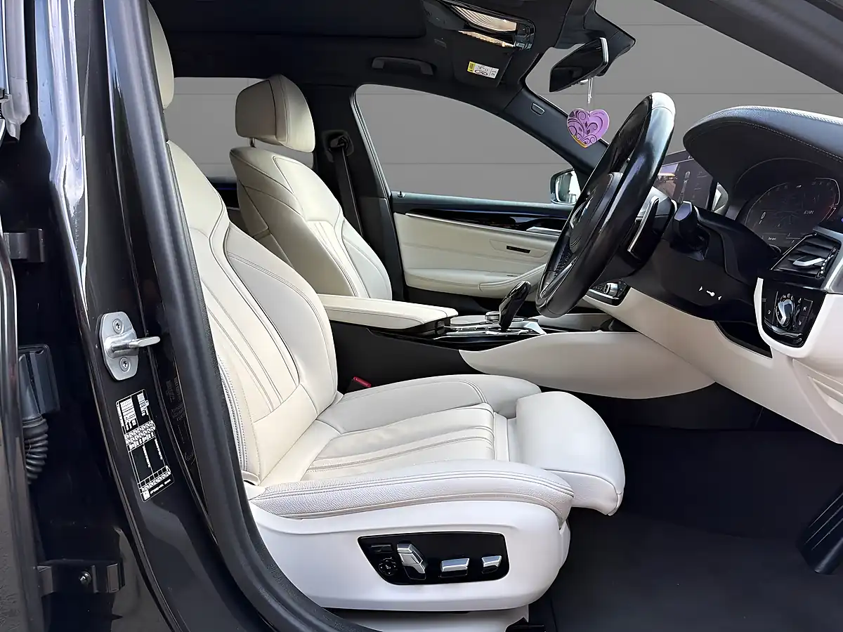 Used 2022 BMW 5 Series M Sport Touring Grey - Interior and Exterior details 11