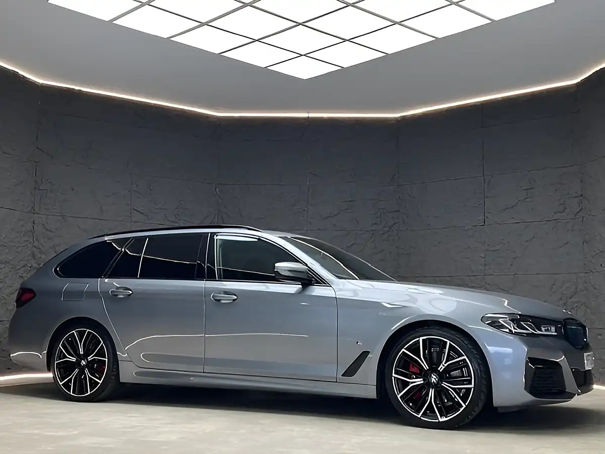 Used 2022 BMW 5 Series M Sport Touring Skyscraper Grey - Interior and Exterior details 11