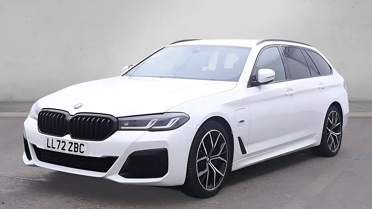 Used 2022 BMW 5 Series M Sport Touring White - Interior and Exterior details 4