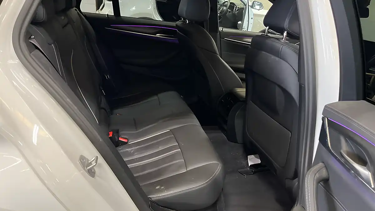 Used 2022 BMW 5 Series M Sport Touring White - Interior and Exterior details 8