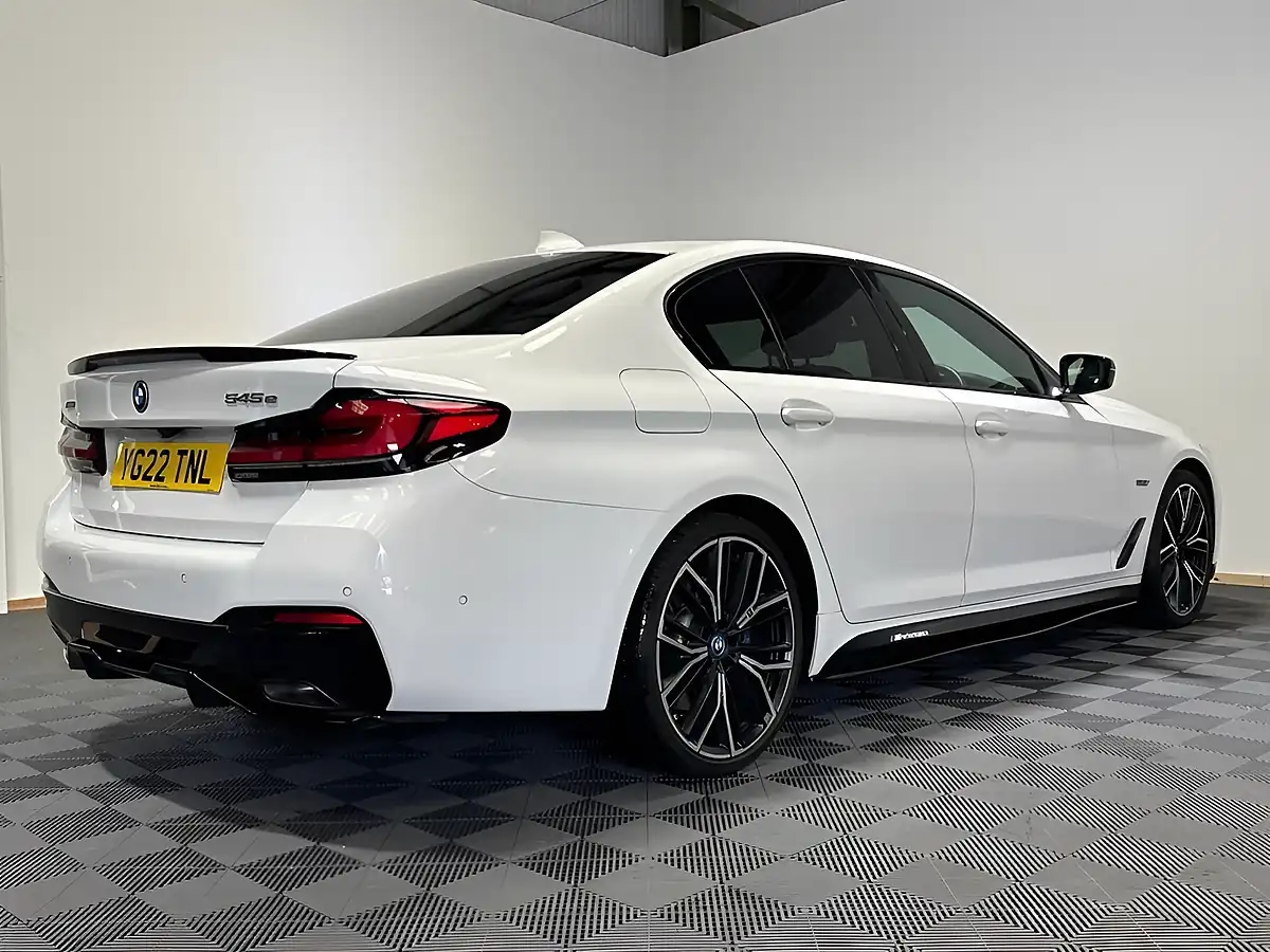 Used 2022 BMW 5 Series M Sport White - Interior and Exterior details 11