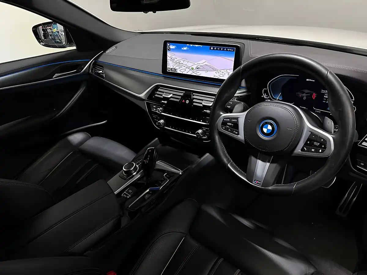 Used 2022 BMW 5 Series M Sport White - Interior and Exterior details 13
