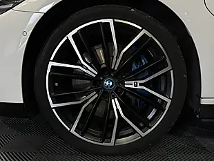 Used 2022 BMW 5 Series M Sport White - Interior and Exterior details 15