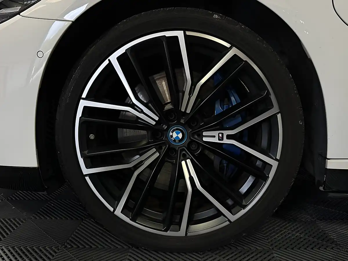 Used 2022 BMW 5 Series M Sport White - Interior and Exterior details 15