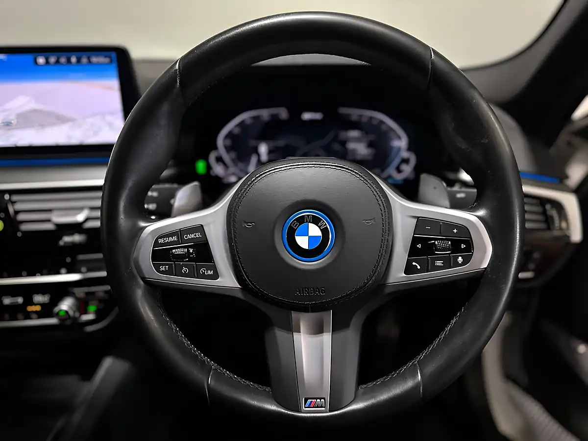 Used 2022 BMW 5 Series M Sport White - Interior and Exterior details 18