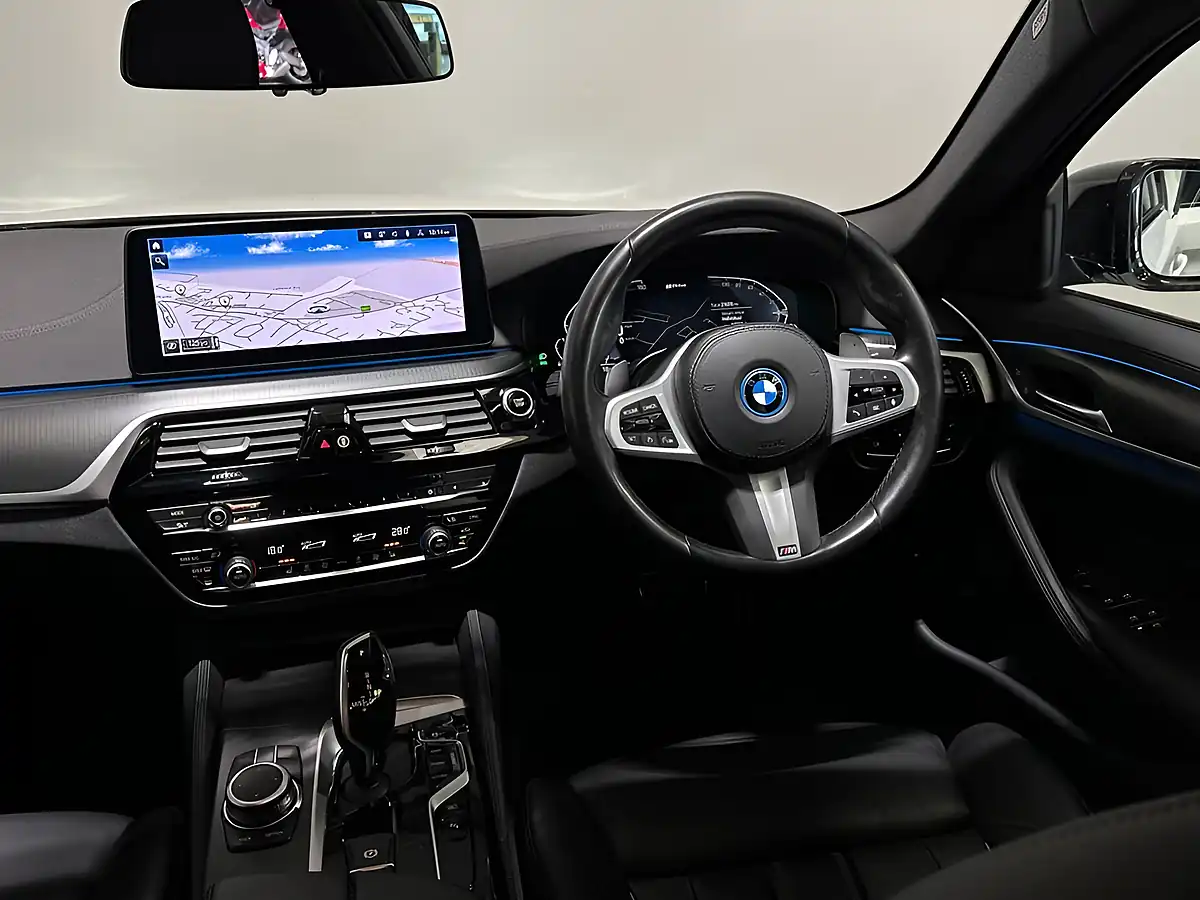 Used 2022 BMW 5 Series M Sport White - Interior and Exterior details 20