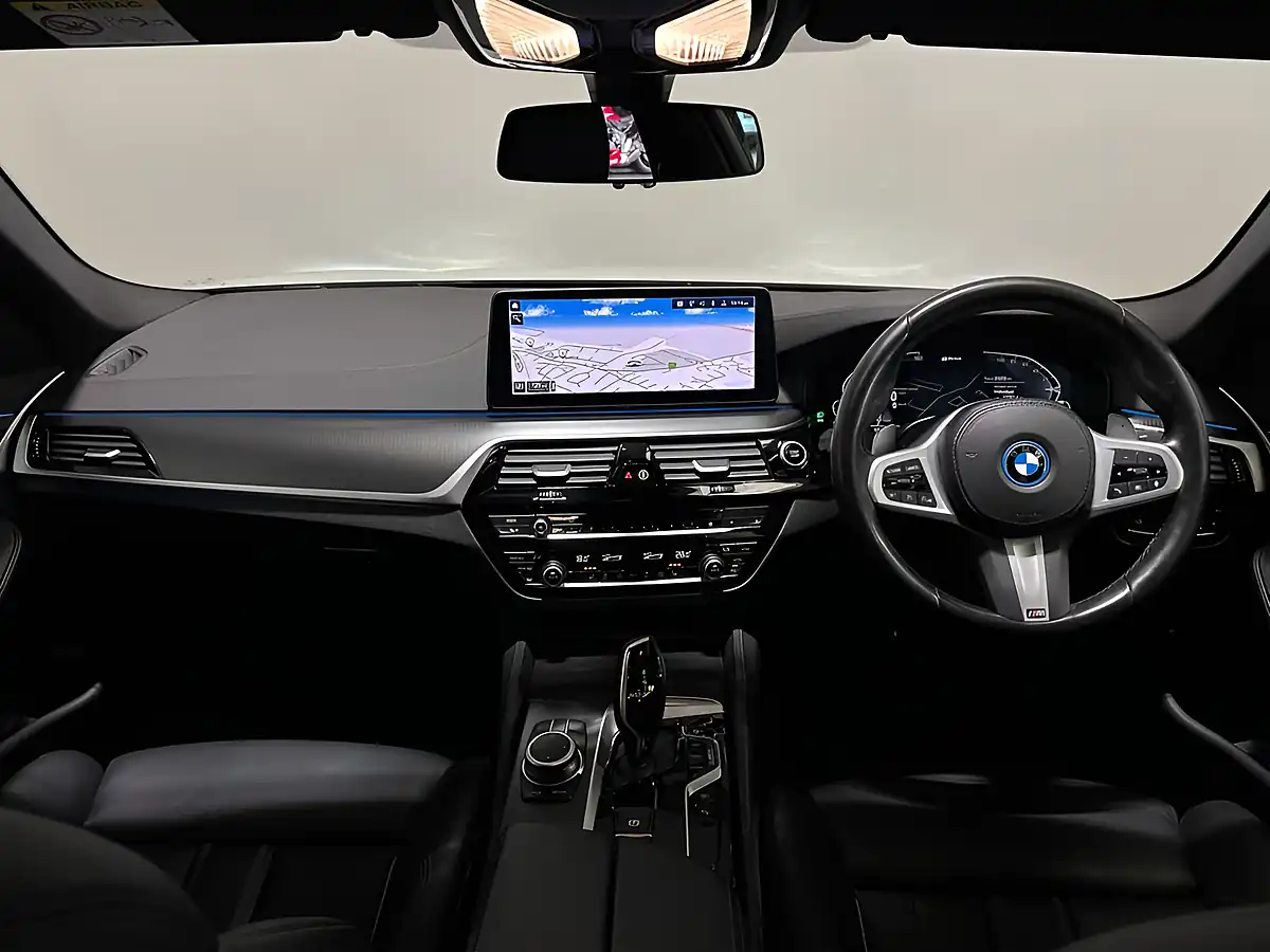 Used 2022 BMW 5 Series M Sport White - Interior and Exterior details 4