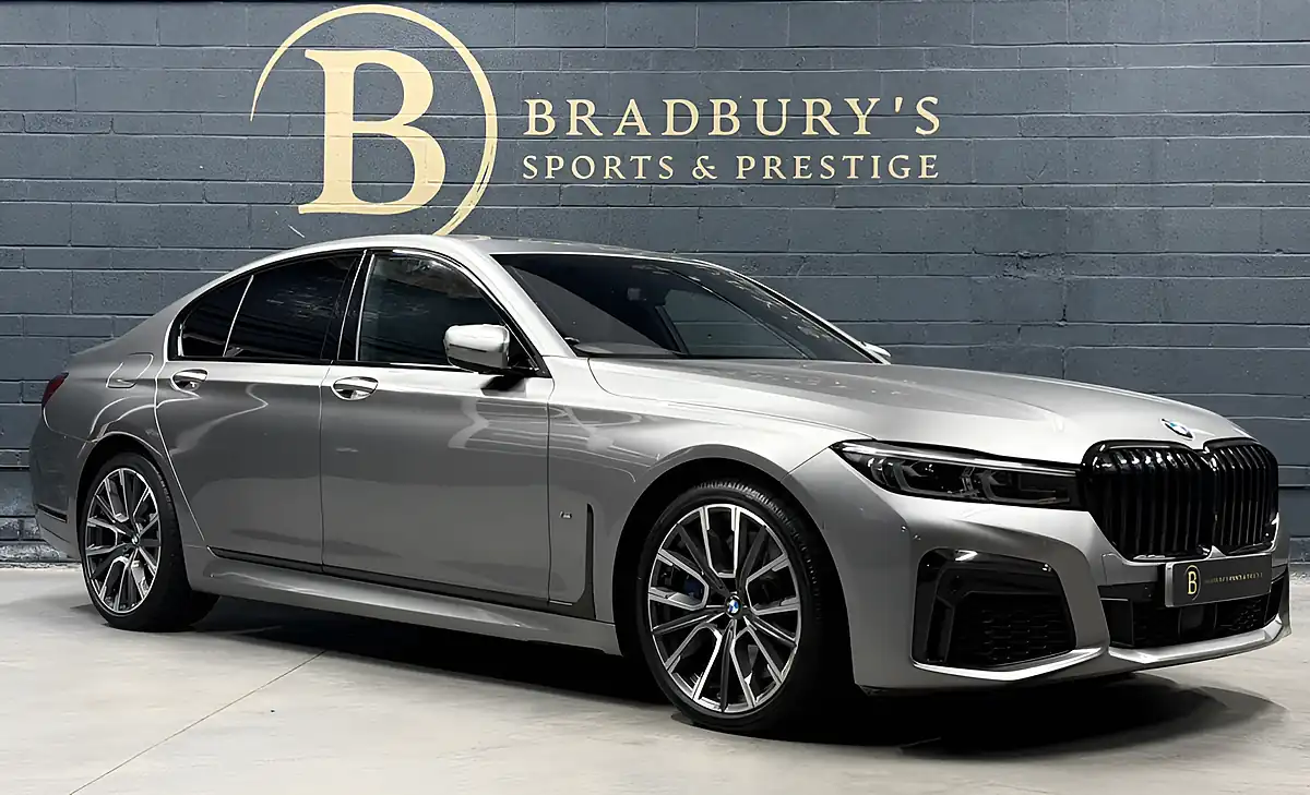 Used 2022 BMW 7 Series M Sport Donnington Grey Metallic - Front View