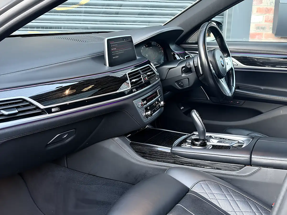 Used 2022 BMW 7 Series M Sport Donnington Grey Metallic - Interior and Exterior details 18