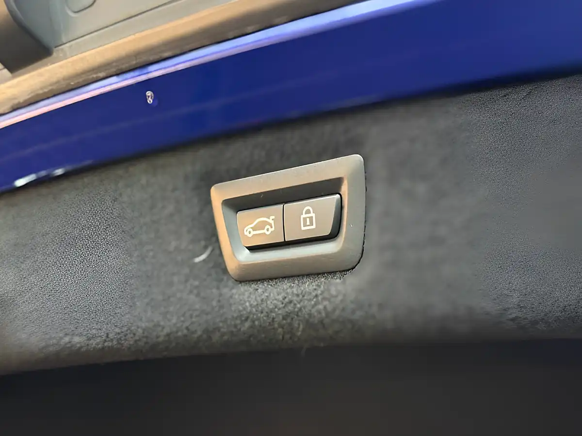 Used 2022 BMW 8 Series M8 Competition Blue - Interior and Exterior details 20