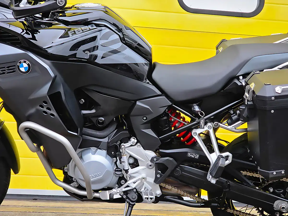 Used 2022 BMW F 850 Gs Te Triple Black Black - Interior and Exterior details 17