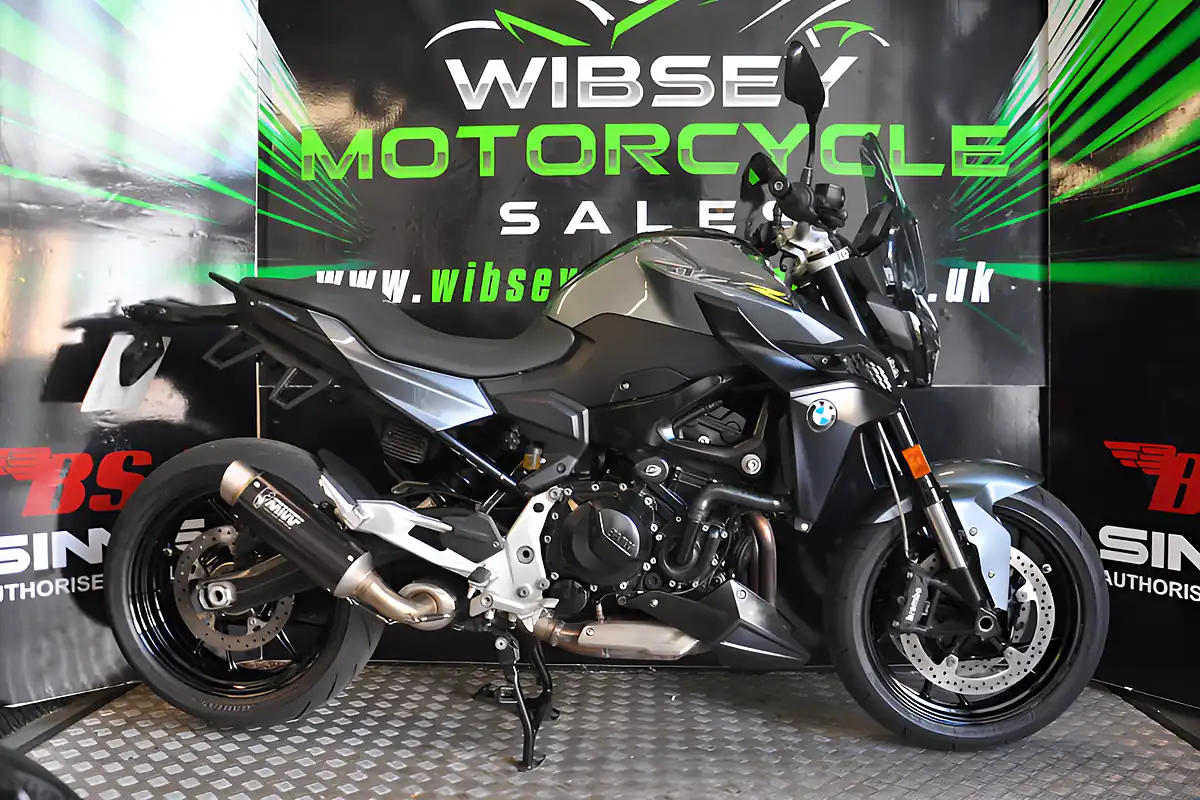 Used 2022 BMW F900R Blue - Front View