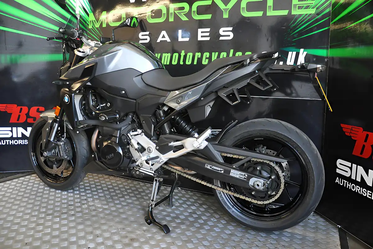Used 2022 BMW F900R Blue - Interior and Exterior details 5