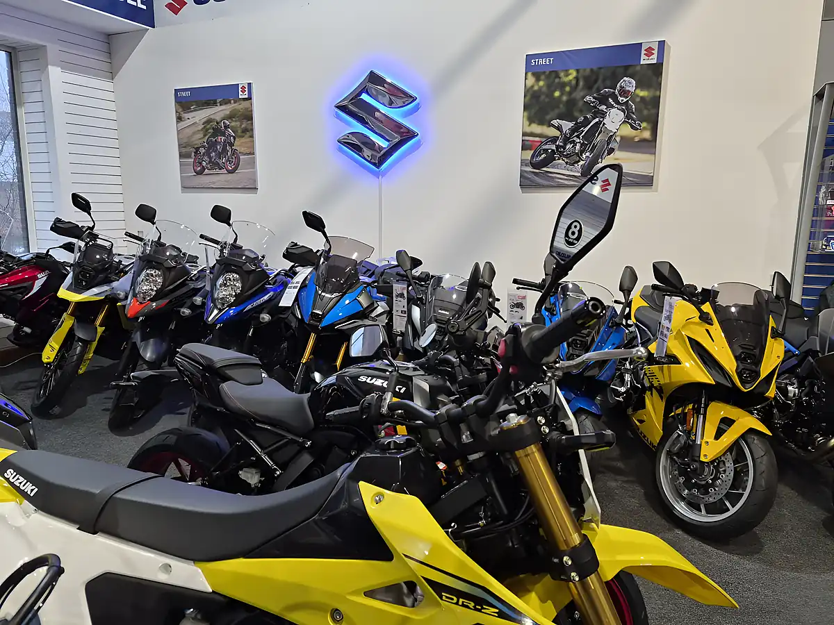 Used 2022 BMW G 310 R Standard White, Red and Blue - Interior and Exterior details 13