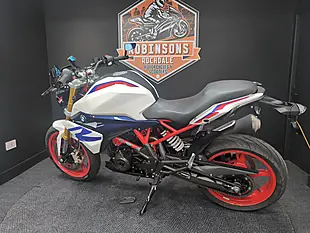 Used 2022 BMW G 310 R Standard White, Red and Blue - Interior and Exterior details 7