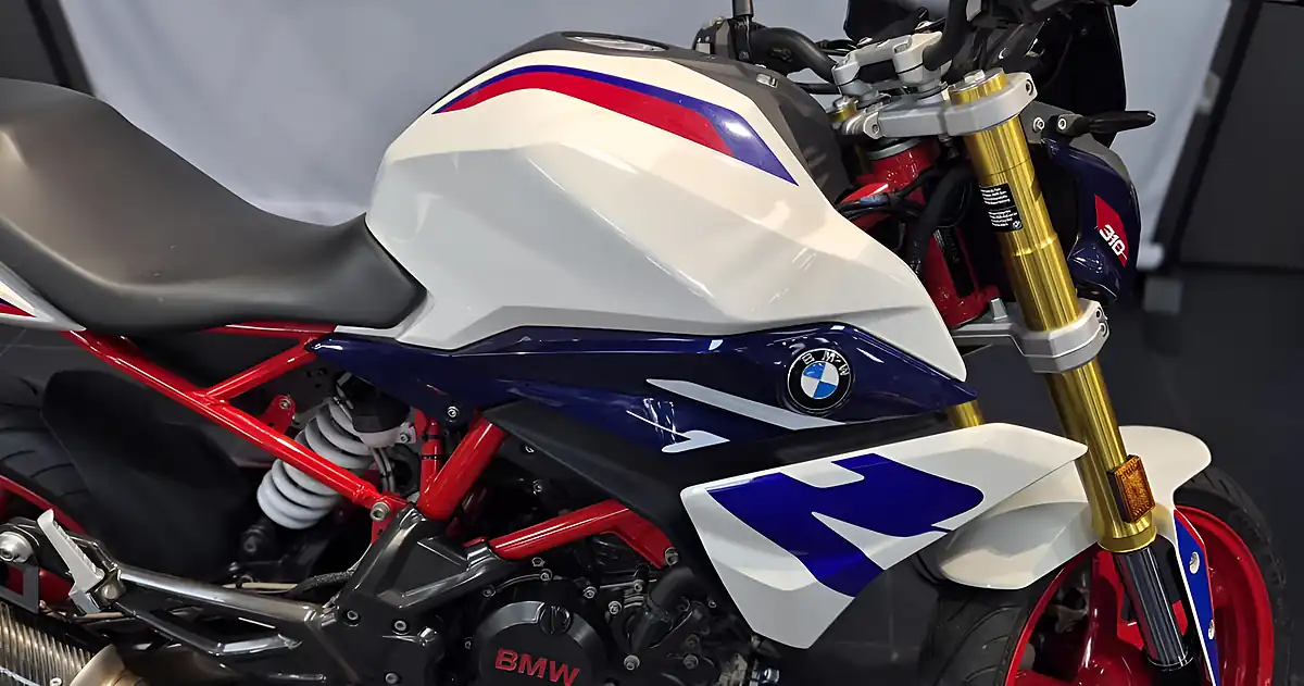 Used 2022 BMW G 310 R Tricolour White/Red/Blue - Interior and Exterior details 10