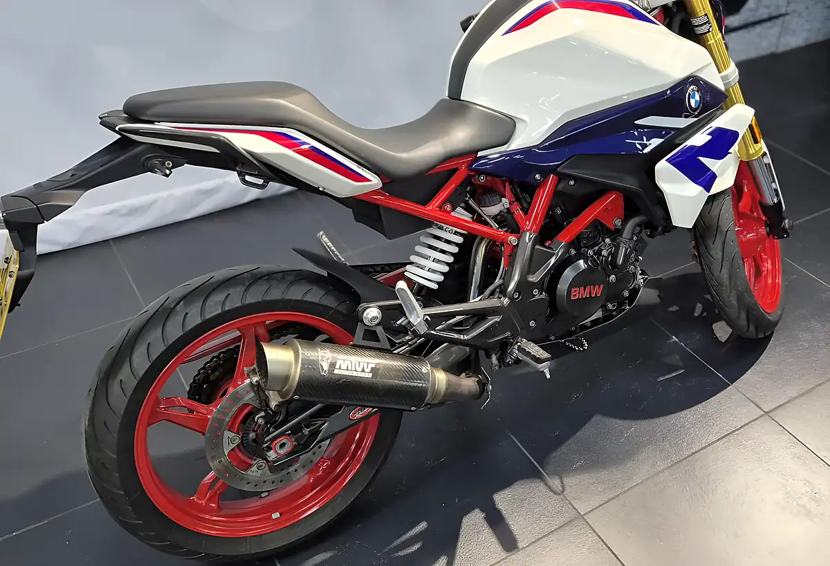 Used 2022 BMW G 310 R Tricolour White/Red/Blue - Interior and Exterior details 13