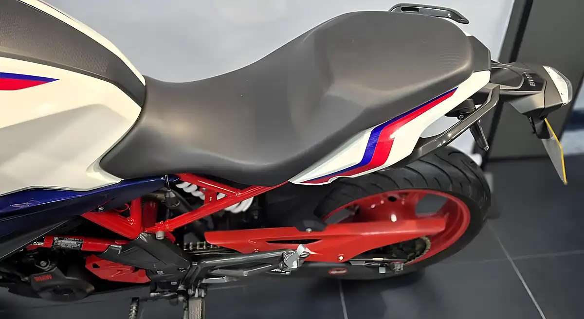 Used 2022 BMW G 310 R Tricolour White/Red/Blue - Interior and Exterior details 6