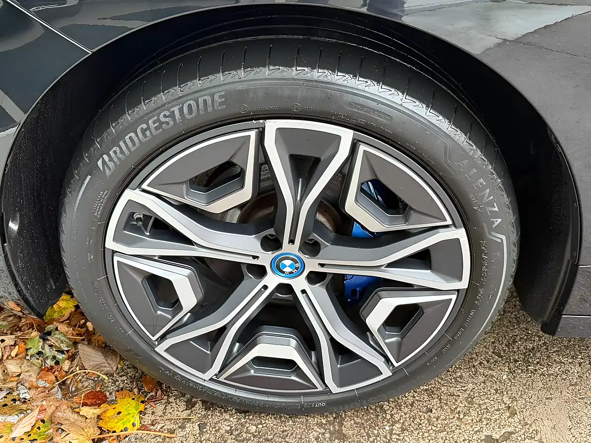 Used 2022 BMW Ix M Sport Black - Interior and Exterior details 17