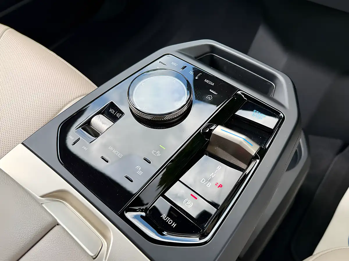 Used 2022 BMW Ix M Sport Edition Black Sapphire Metallic - Interior and Exterior details 19