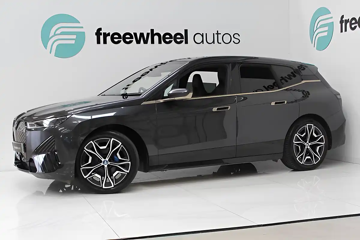 Used 2022 BMW Ix M Sport Grey - Front View