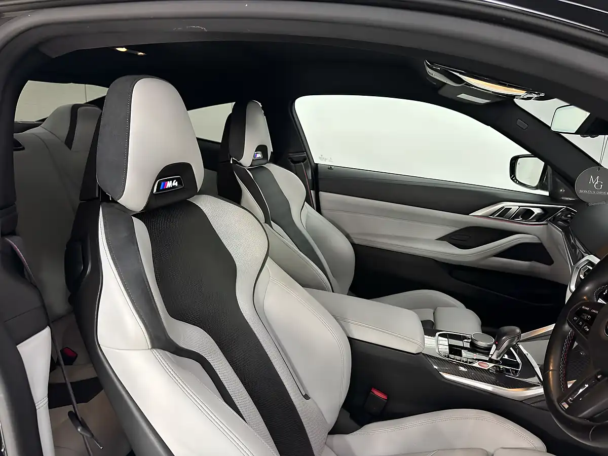 Used 2022 BMW M4 Competition Black - Interior and Exterior details 10