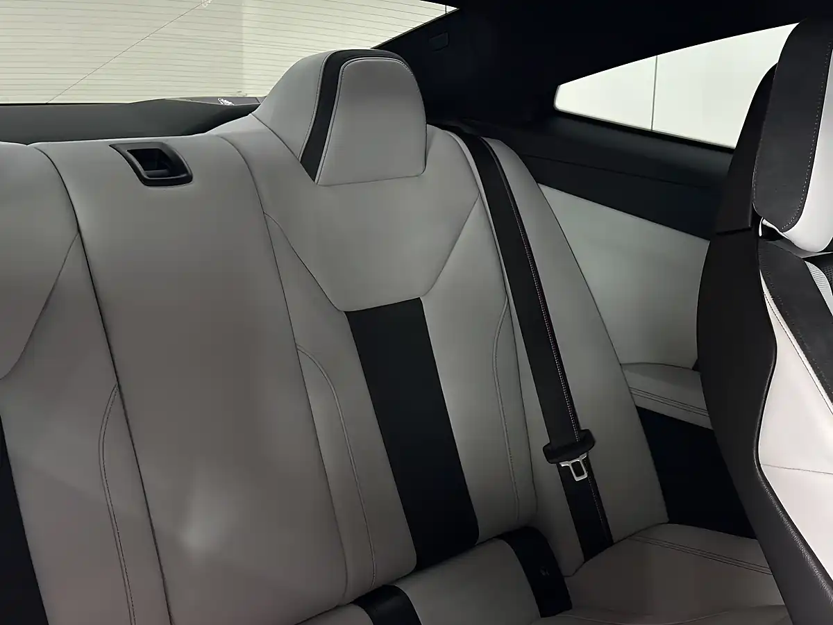Used 2022 BMW M4 Competition Black - Interior and Exterior details 15