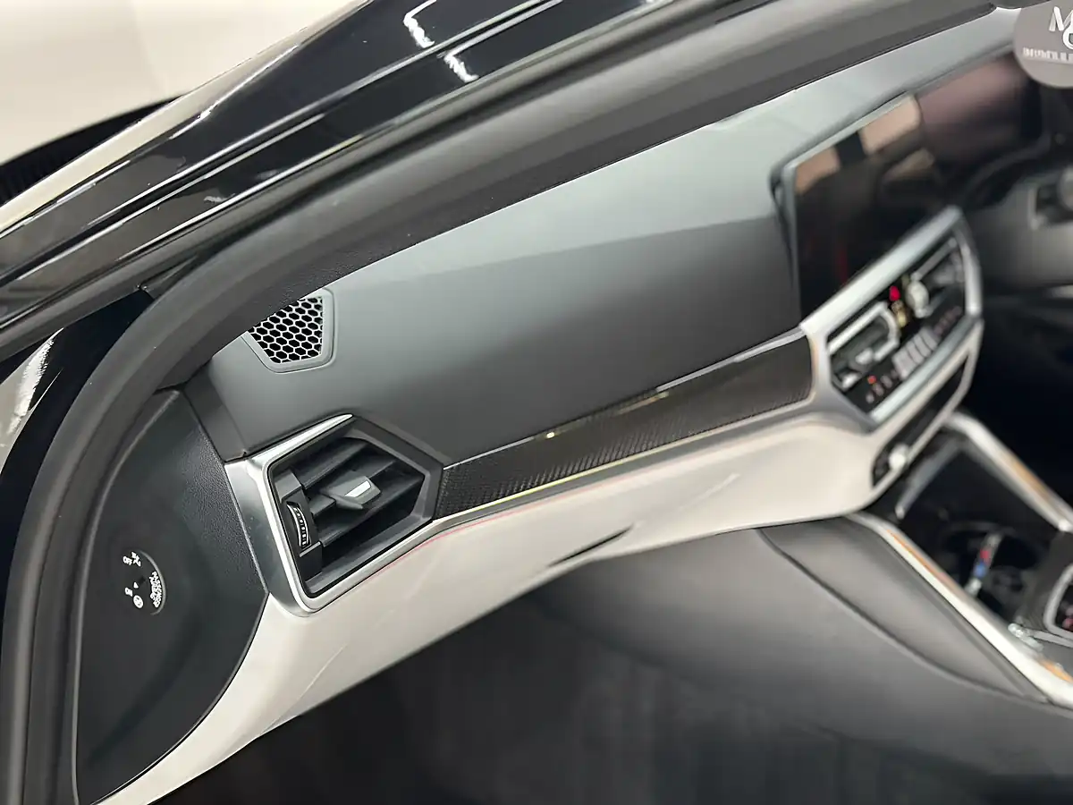 Used 2022 BMW M4 Competition Black - Interior and Exterior details 16