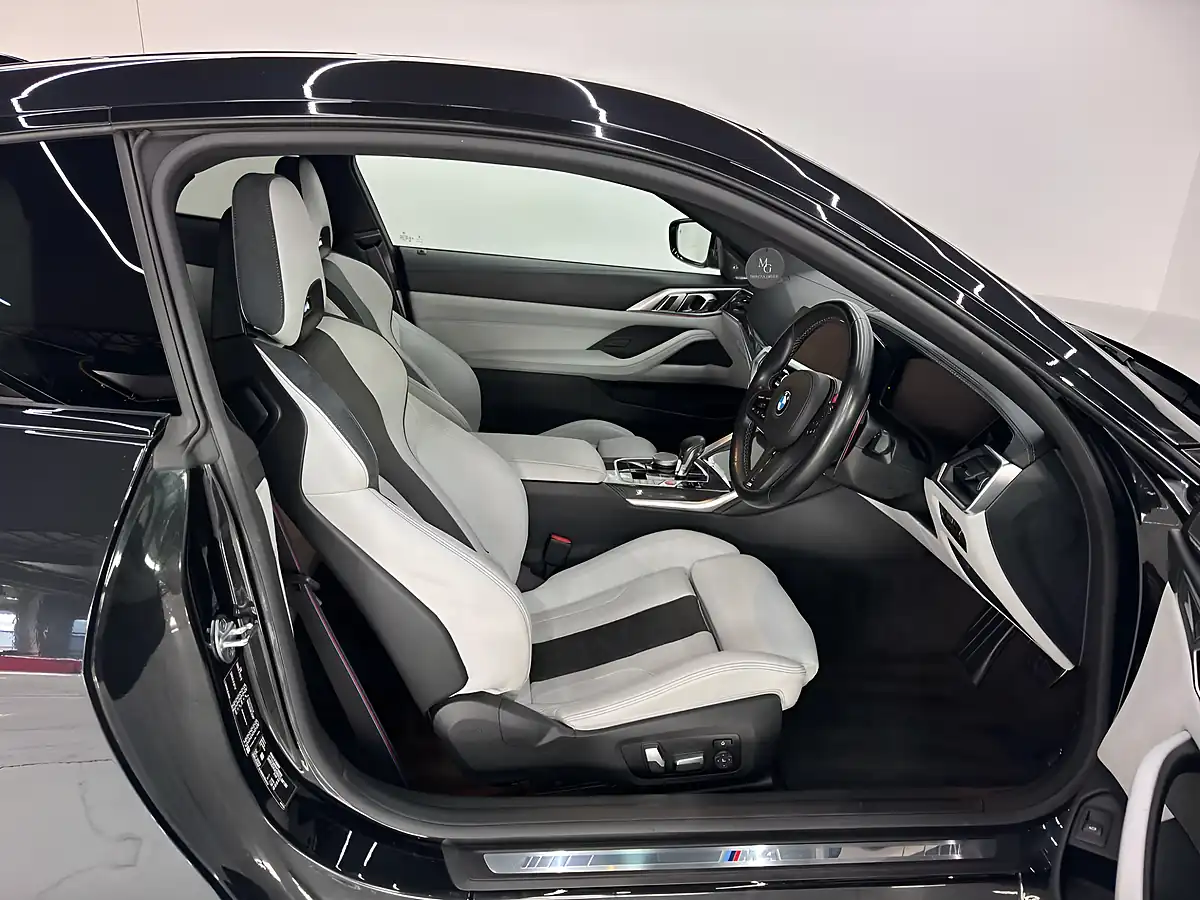 Used 2022 BMW M4 Competition Black - Interior and Exterior details 18