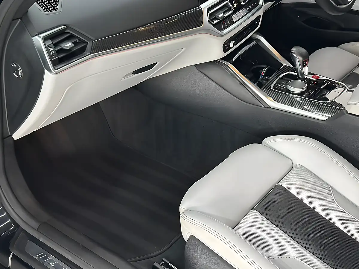 Used 2022 BMW M4 Competition Black - Interior and Exterior details 20