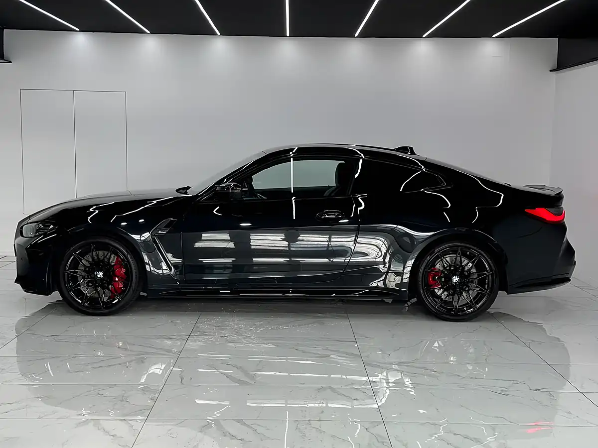 Used 2022 BMW M4 Competition Black - Interior and Exterior details 3