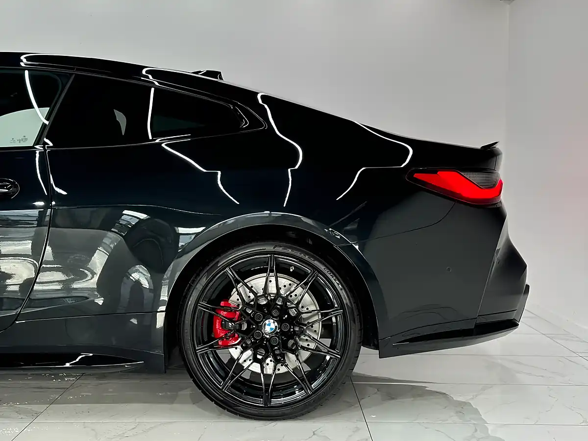 Used 2022 BMW M4 Competition Black - Interior and Exterior details 8