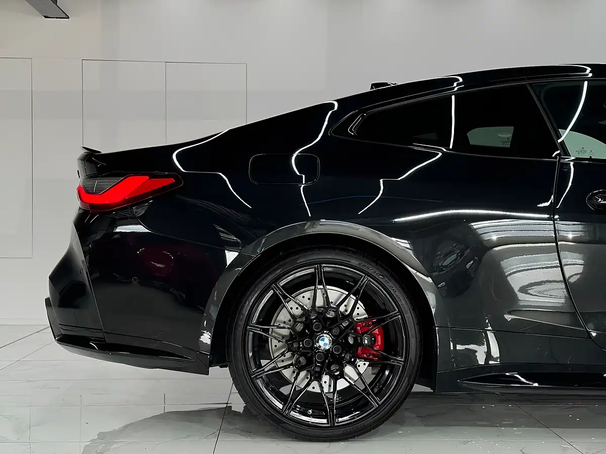 Used 2022 BMW M4 Competition Black - Interior and Exterior details 9
