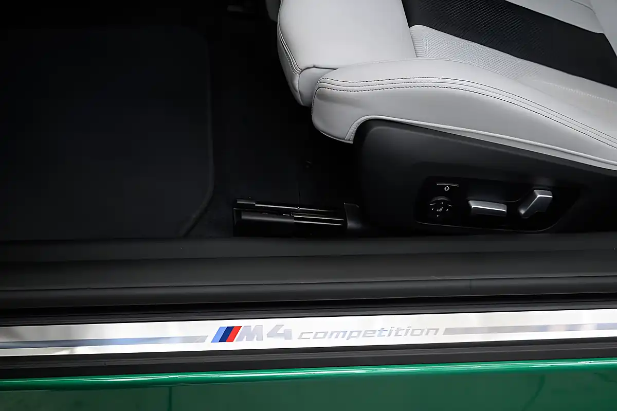 Used 2022 BMW M4 Competition Green - Interior and Exterior details 16