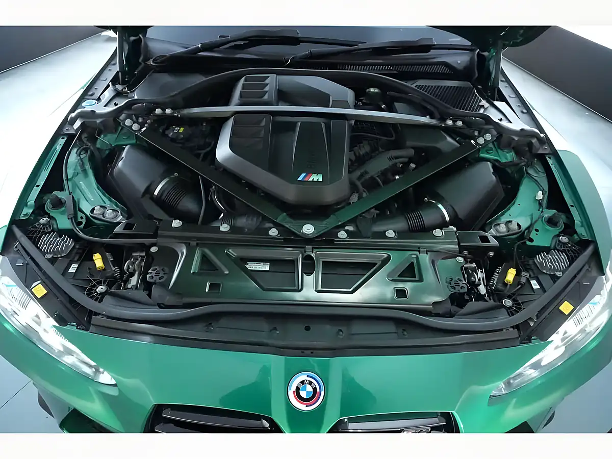 Used 2022 BMW M4 Competition Green - Interior and Exterior details 11