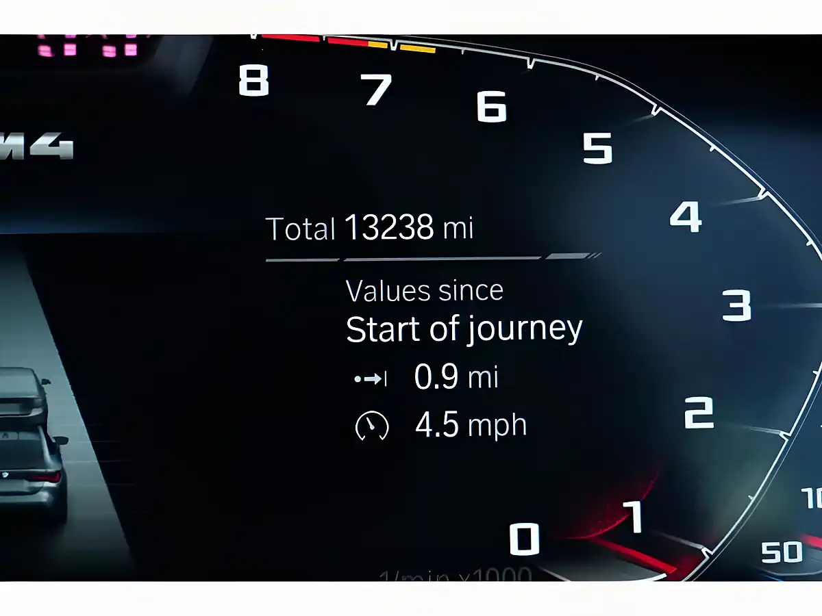 Used 2022 BMW M4 Competition Green - Interior and Exterior details 19