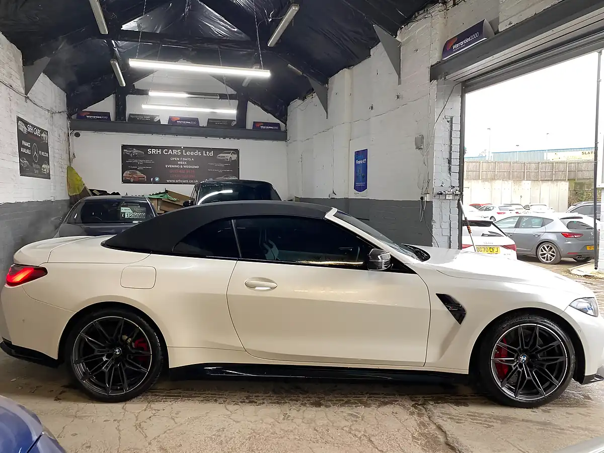 Used 2022 BMW M4 Competition White - Interior and Exterior details 10