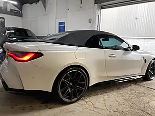 Used 2022 BMW M4 Competition White - Interior and Exterior details 11