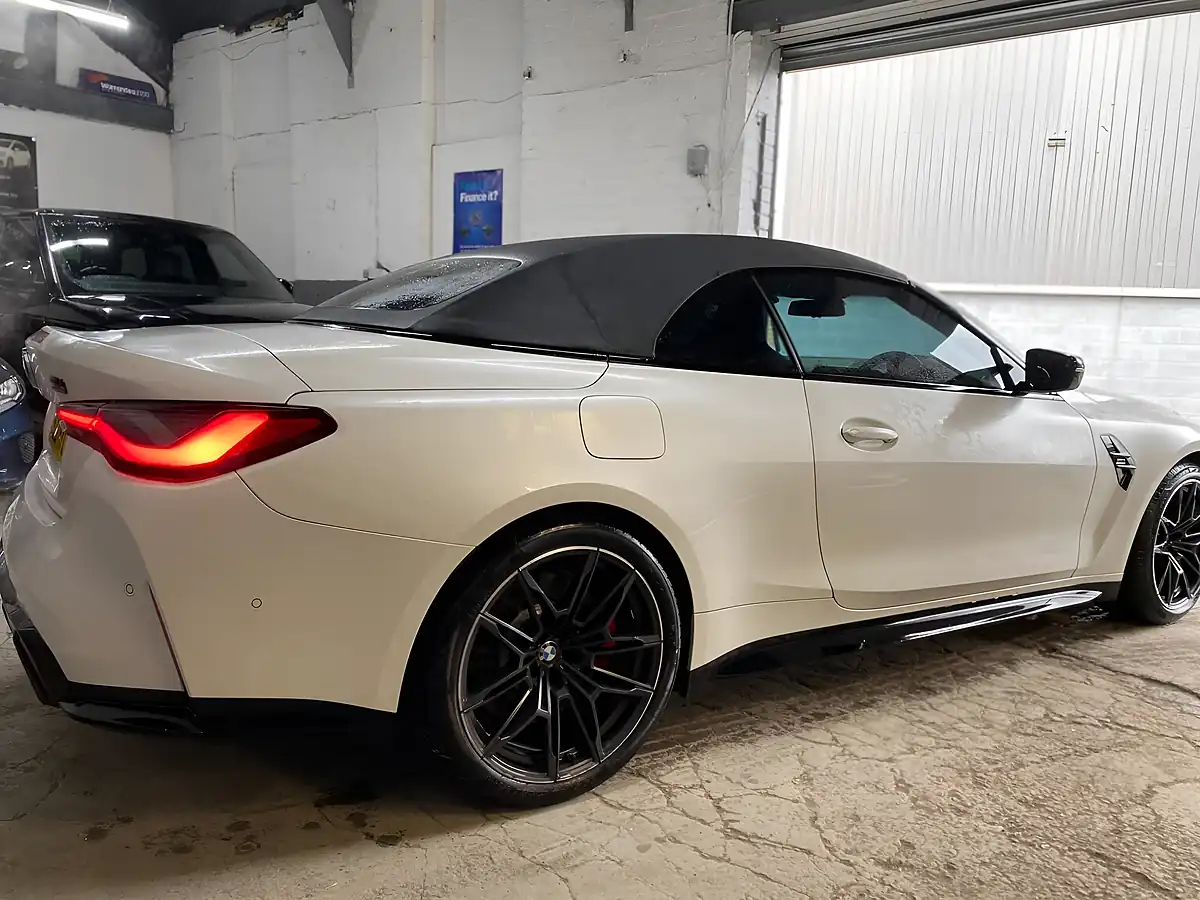 Used 2022 BMW M4 Competition White - Interior and Exterior details 11