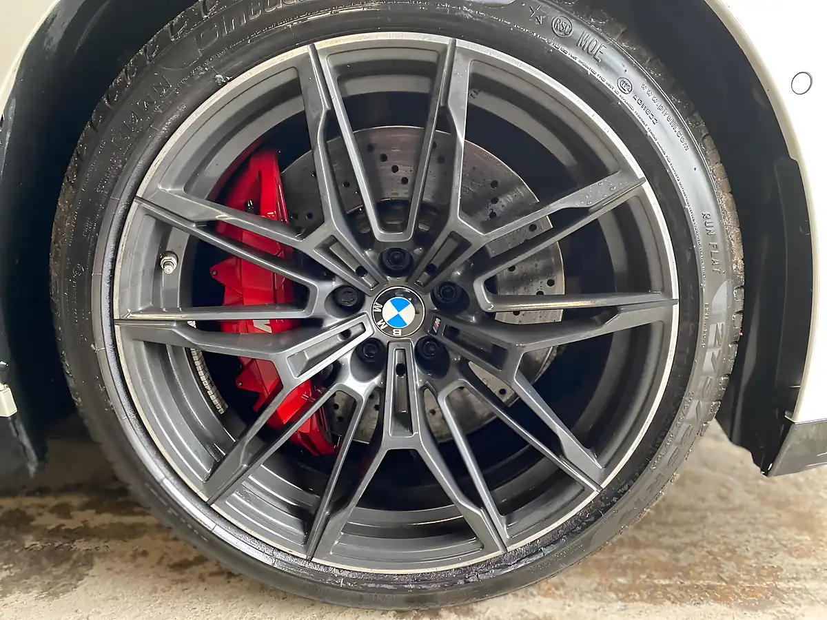 Used 2022 BMW M4 Competition White - Interior and Exterior details 12