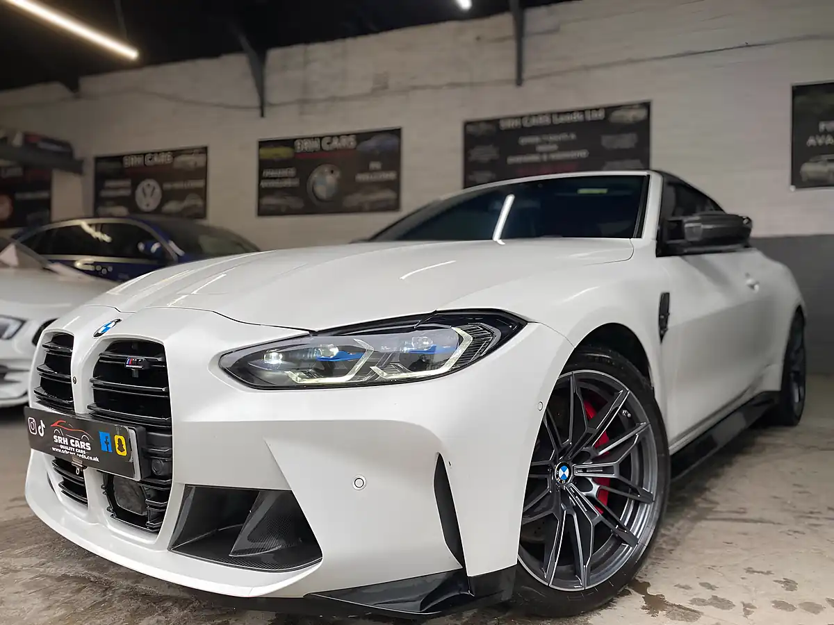 Used 2022 BMW M4 Competition White - Interior and Exterior details 8