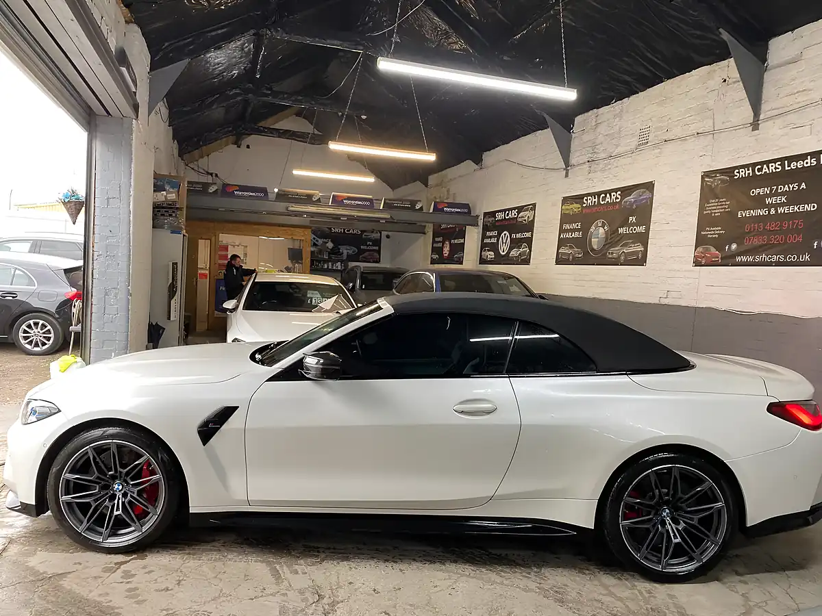Used 2022 BMW M4 Competition White - Interior and Exterior details 9