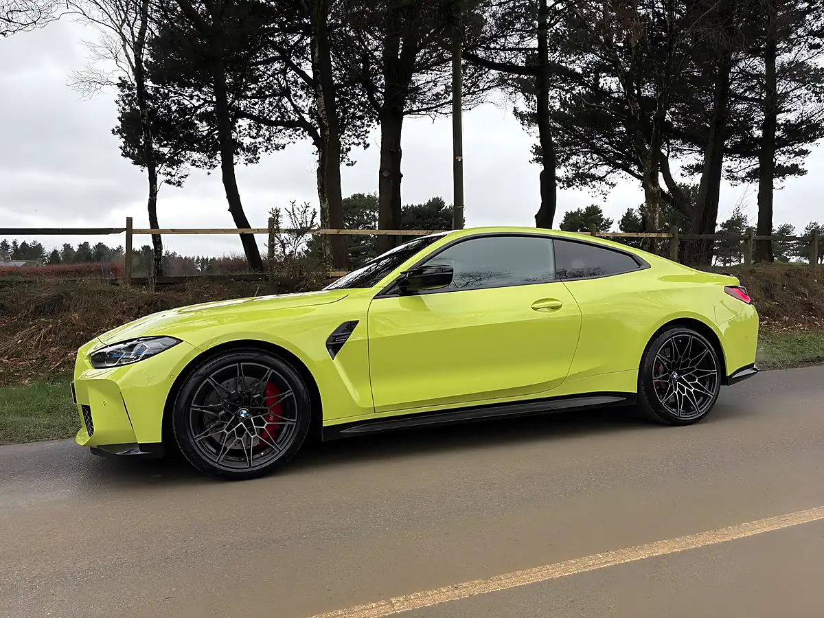 Used 2022 BMW M4 Competition Yellow - Interior and Exterior details 20