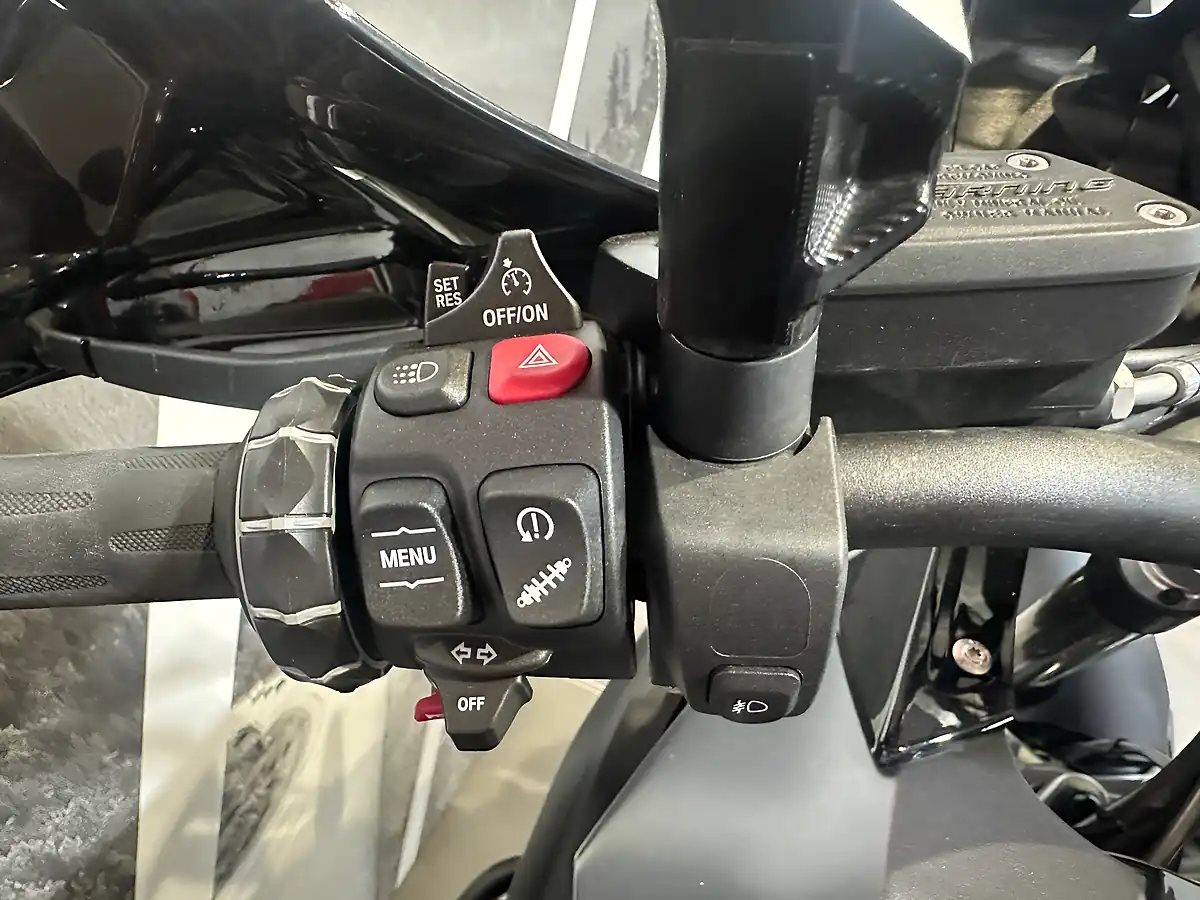 Used 2022 BMW R 1250 Gs Triple Black Black - Interior and Exterior details 11