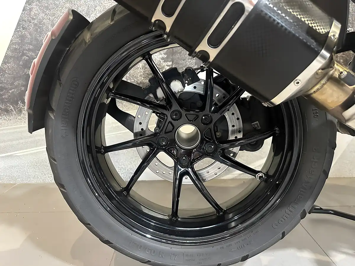 Used 2022 BMW R 1250 Gs Triple Black Black - Interior and Exterior details 18