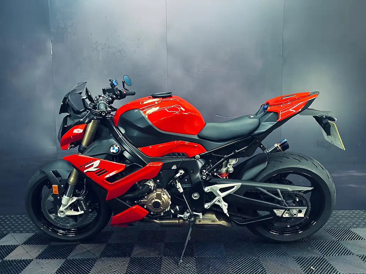 Used 2022 BMW S 1000 R Sport Red - Interior and Exterior details 3