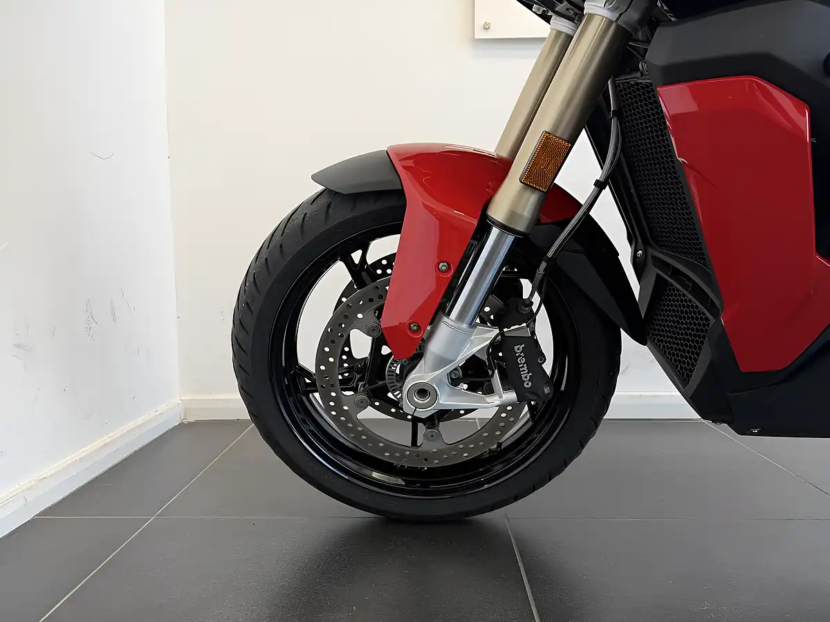 Used 2022 BMW S1000XR Te Racing Red - Interior and Exterior details 15