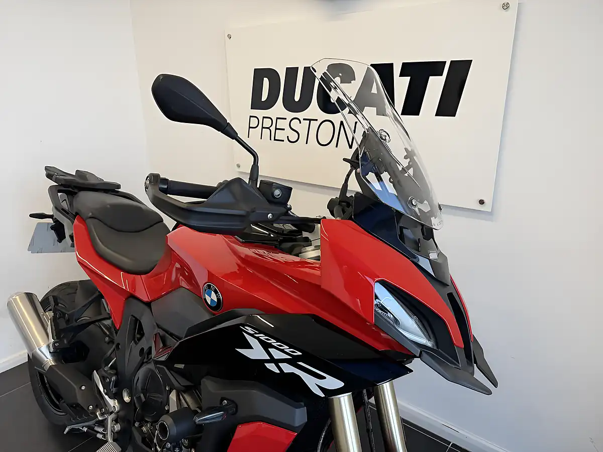 Used 2022 BMW S1000XR Te Racing Red - Interior and Exterior details 5