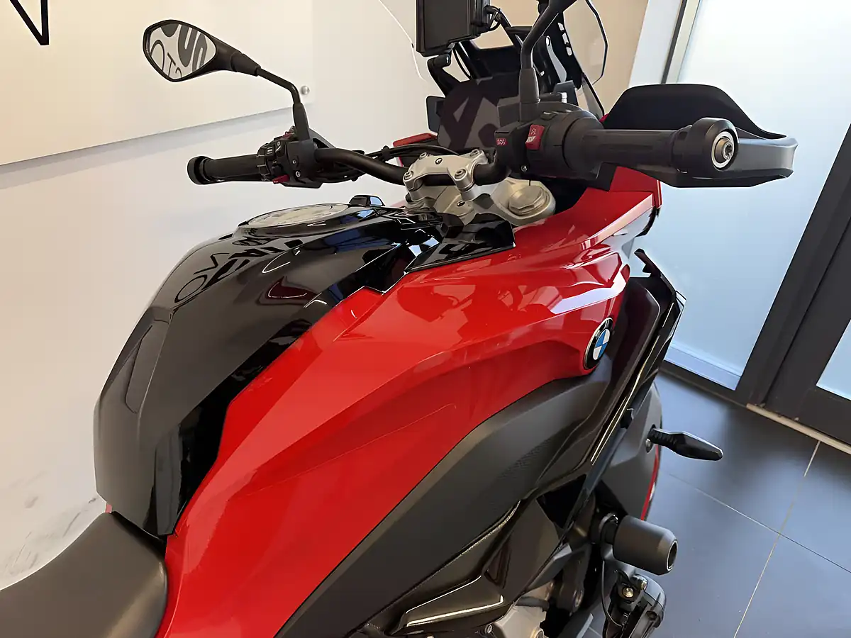Used 2022 BMW S1000XR Te Racing Red - Interior and Exterior details 7
